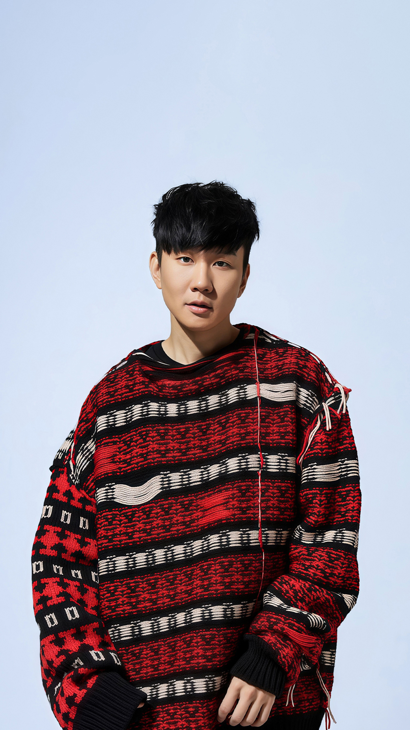 林俊杰官宣恋情！44岁牵手23岁小女友，网友：这波‘妈生’助攻太硬核