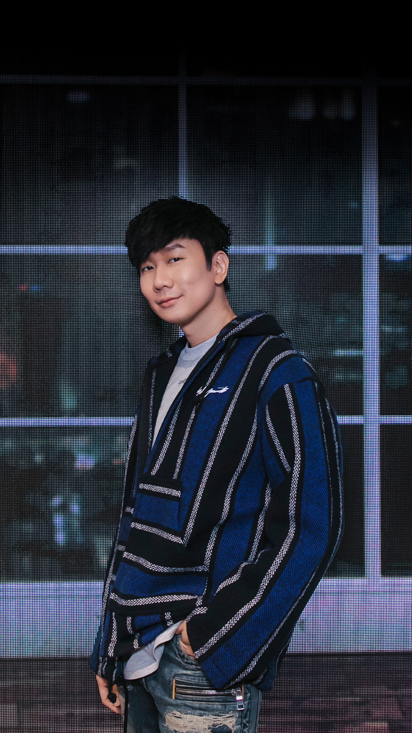 林俊杰官宣恋情！44岁牵手23岁小女友，网友：这波‘妈生’助攻太硬核